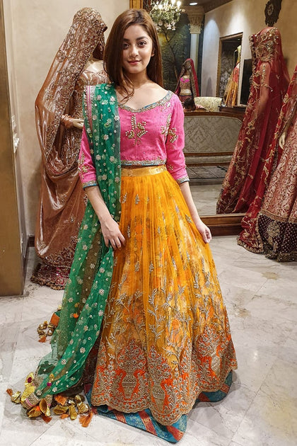 Simple lehenga designs for hotsell mehndi
