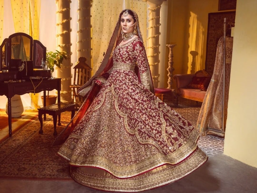 Gold and Red Bridal Dress Pakistani in Lehenga Gown Style LARGE Gold and Red Bridal Dress Pakistani in Lehenga Gown Style LARGE