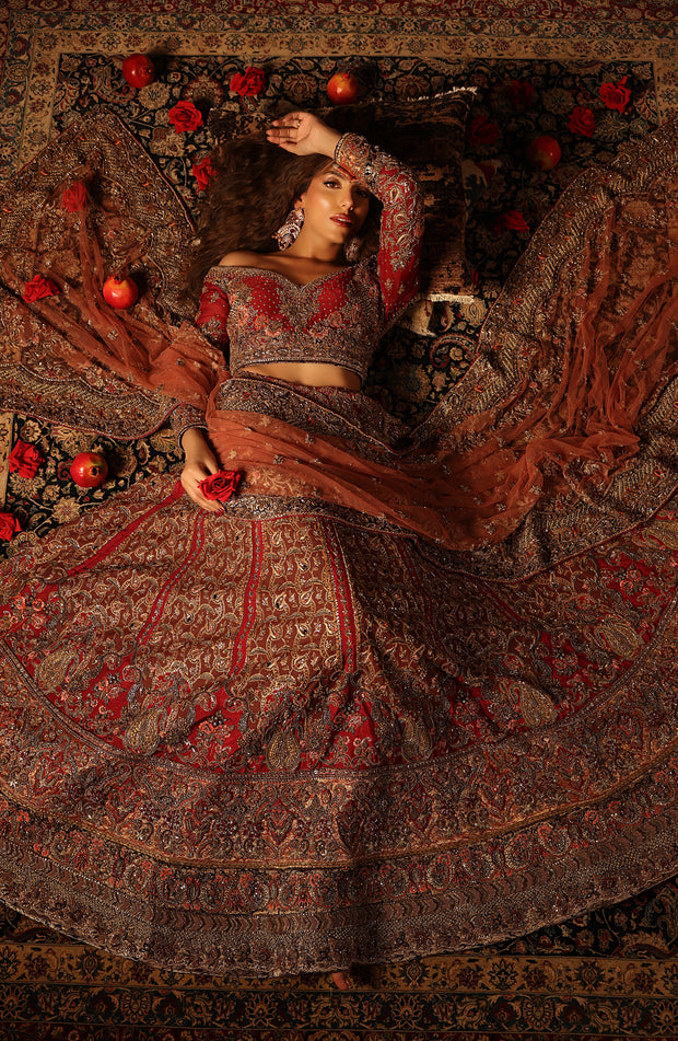 Exquisite Red Pakistani Bridal Lehenga Set for Elegance