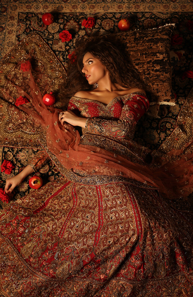 Exquisite Red Pakistani Bridal Lehenga Set for Elegance