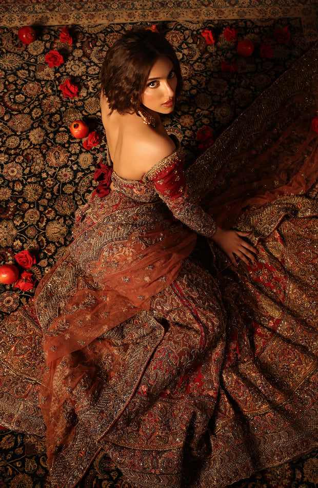 Exquisite Red Pakistani Bridal Lehenga Set for Elegance