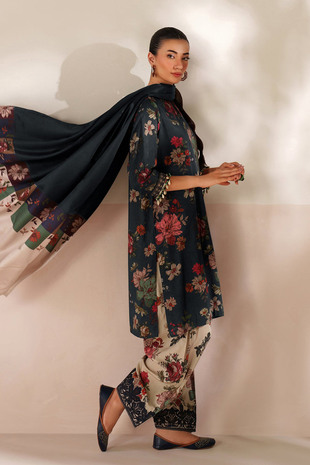 Embroidered Organza Border Outfit