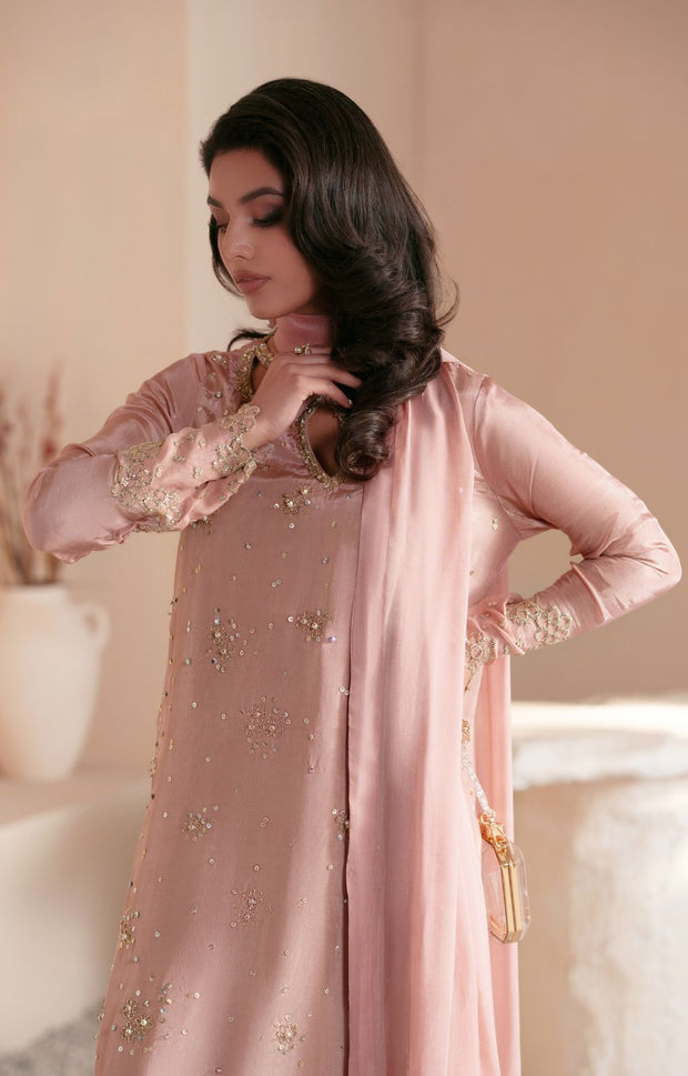 Elegant Tea Pink Pakistani Party Dress for Special Occasions