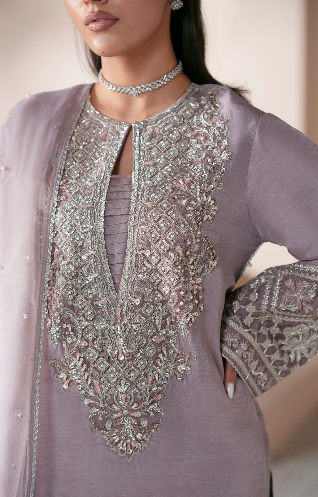 Lavender Elegance: Stunning Pakistani Party Dress