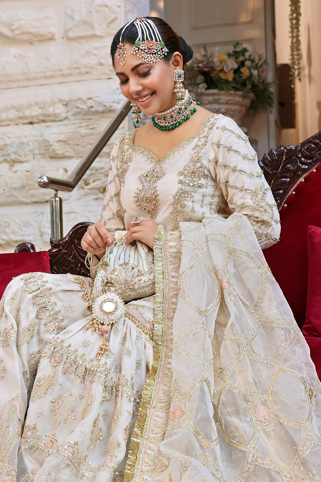 Captivating Off-White Pakistani Bridal Dress for Elegance