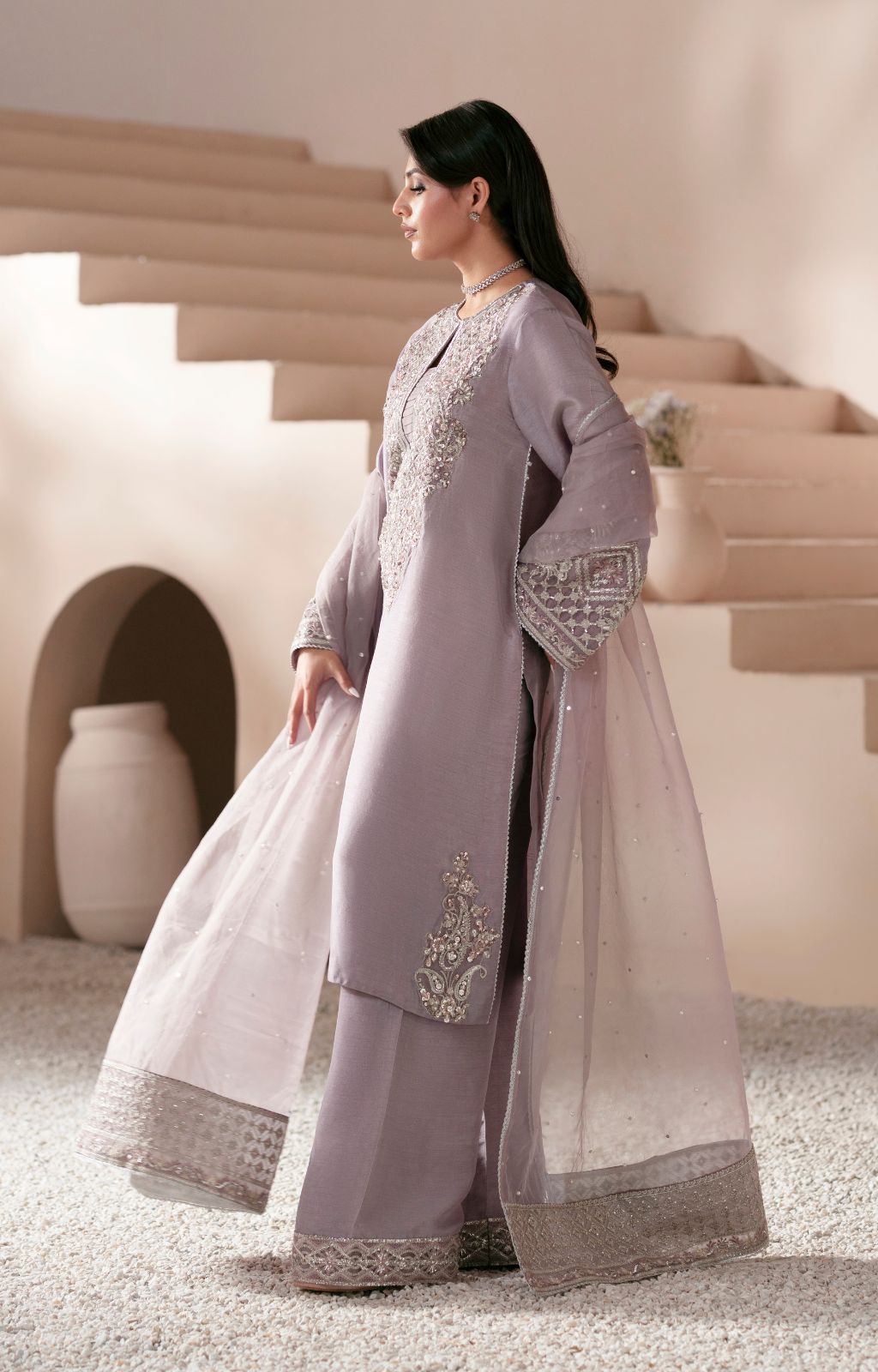 Lavender Elegance: Stunning Pakistani Party Dress