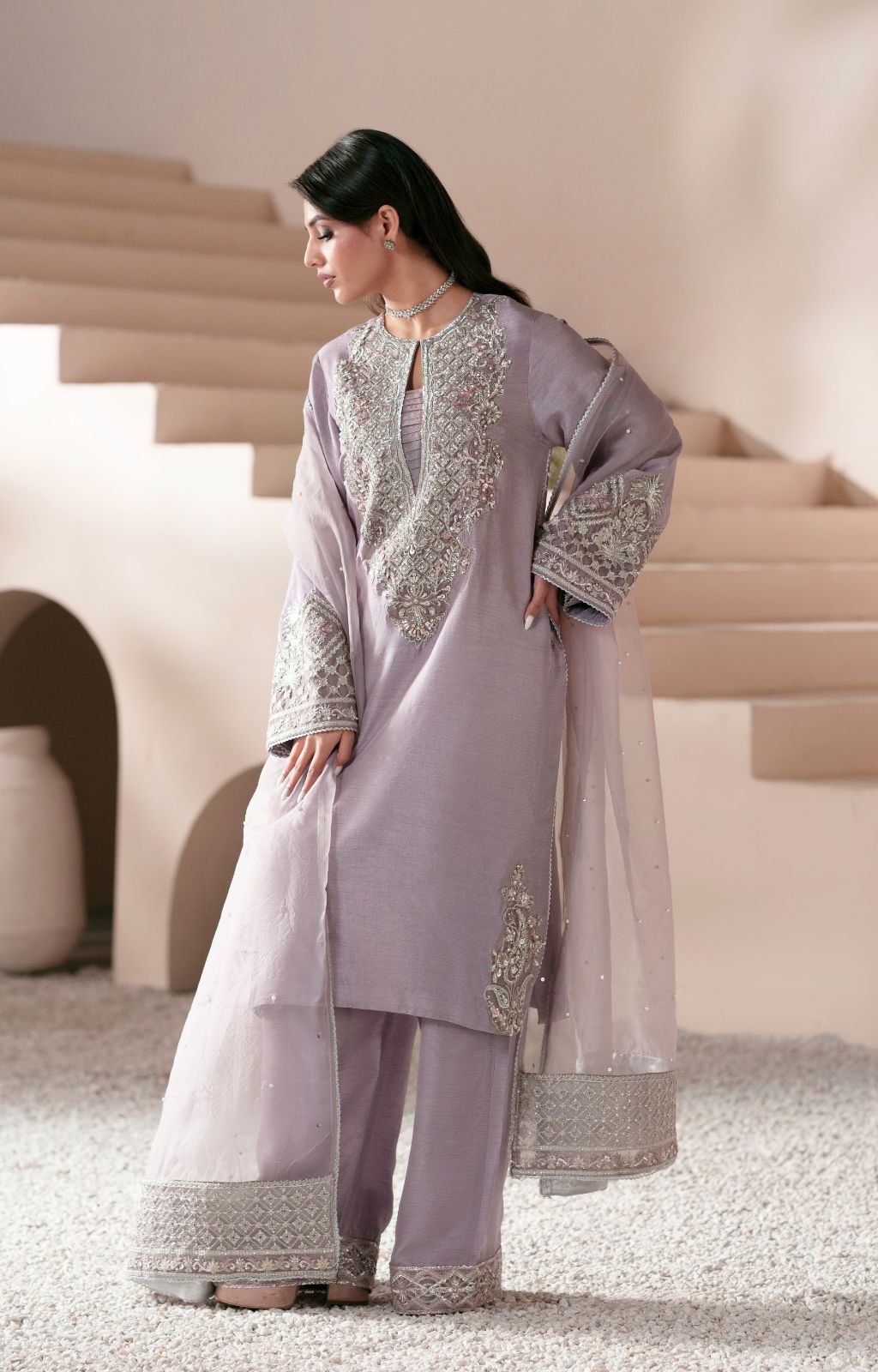 Lavender Elegance: Stunning Pakistani Party Dress