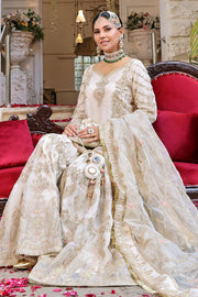 Captivating Off-White Pakistani Bridal Dress for Elegance