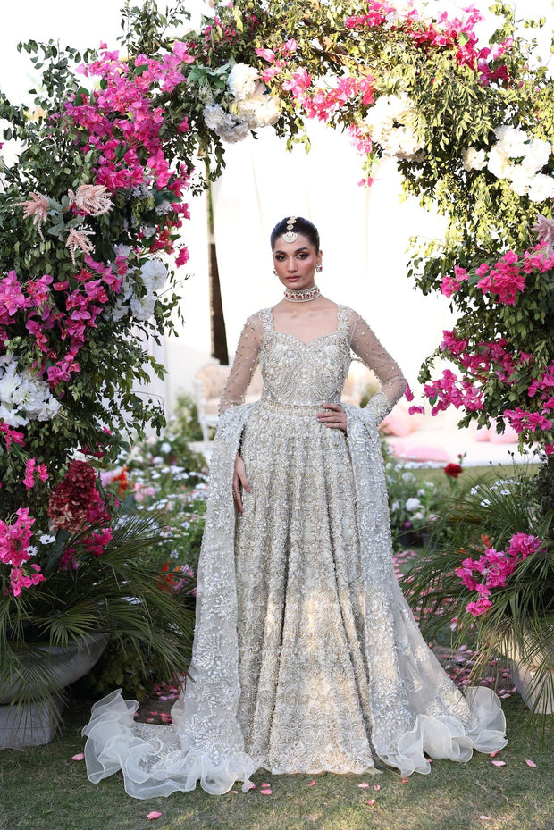 Exquisite Off-White Pakistani Bridal Dress with Embroidery