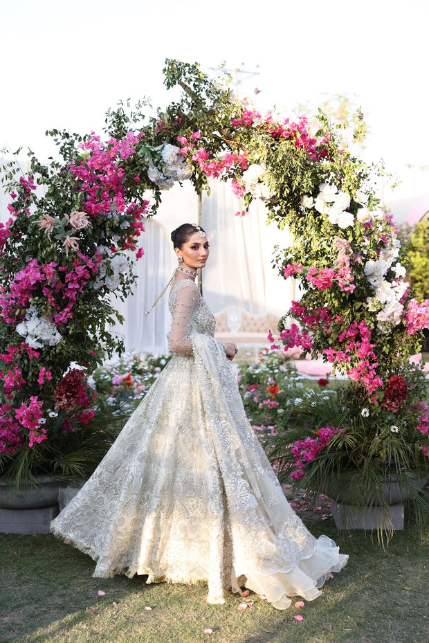 Exquisite Off-White Pakistani Bridal Dress with Embroidery
