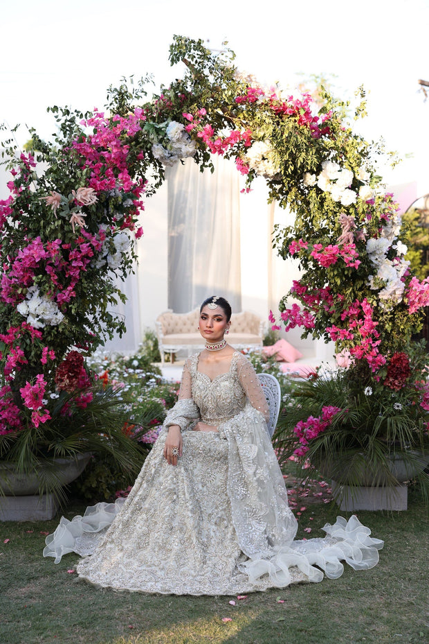 Exquisite Off-White Pakistani Bridal Dress with Embroidery
