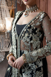 Elegant Pakistani Bridal Suit with Exquisite Embroidery