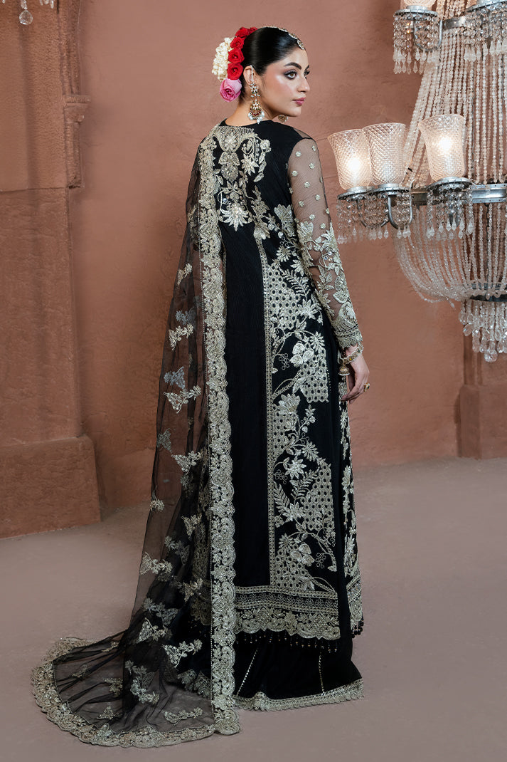 Elegant Pakistani Bridal Suit with Exquisite Embroidery