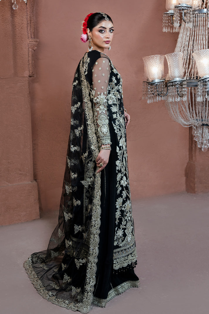 Elegant Pakistani Bridal Suit with Exquisite Embroidery