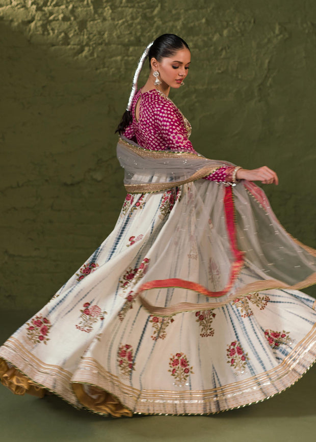 Banarsi Style Pink Pakistani Wedding Wear Lehenga Choli Dupatta