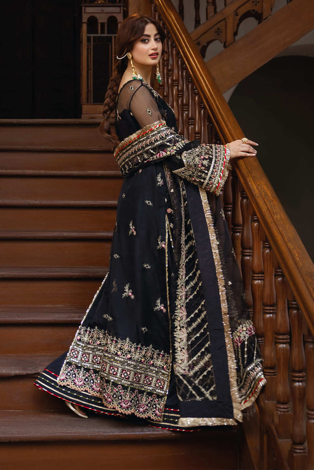 Black Heavily Embroidered Tilla Pakistani Wedding Salwar Kameez