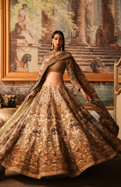 Bridal Wedding Dress in White Lehenga and Choli Style Online