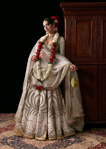 Bridal Lehenga Latest Pakistani Bridal Dresses 2019 Pakistani Indian Bridal  Wear, Wedding Bridal Lehenga Party