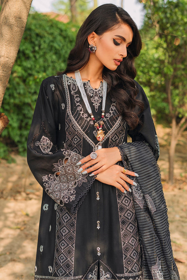 Buy Pakistani Salwar Suit in Premium Black Embroidered Salwar Kameez