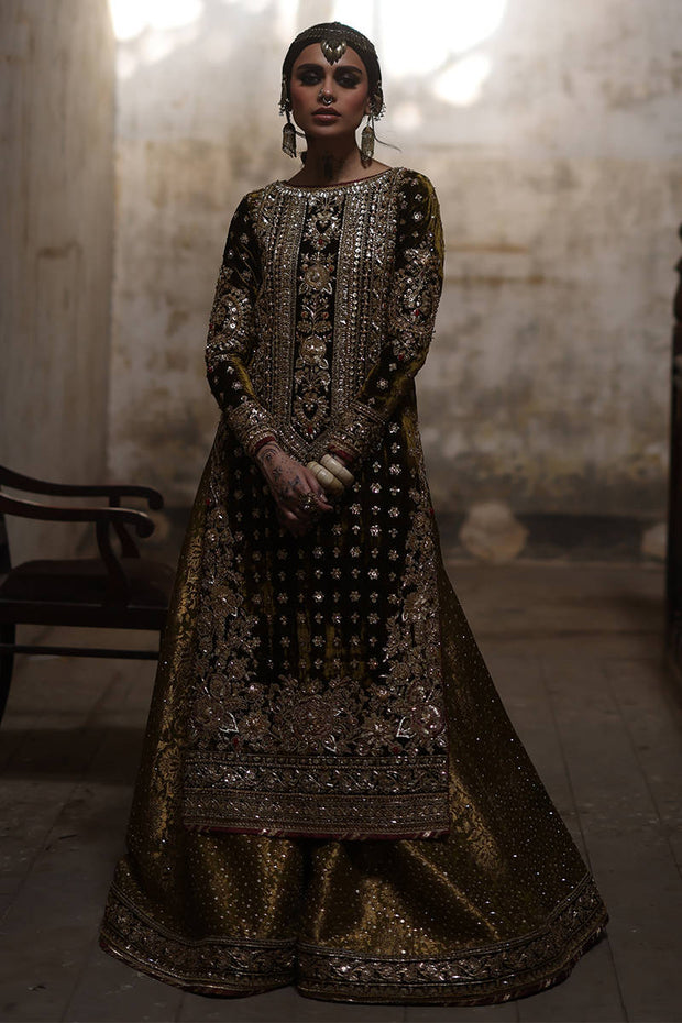 Classic Pakistani Mehndi Dress in Sharara Kameez Dupatta Style