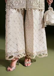 Elegant Ivory Pakistani Wedding Dress for Festive Occasions