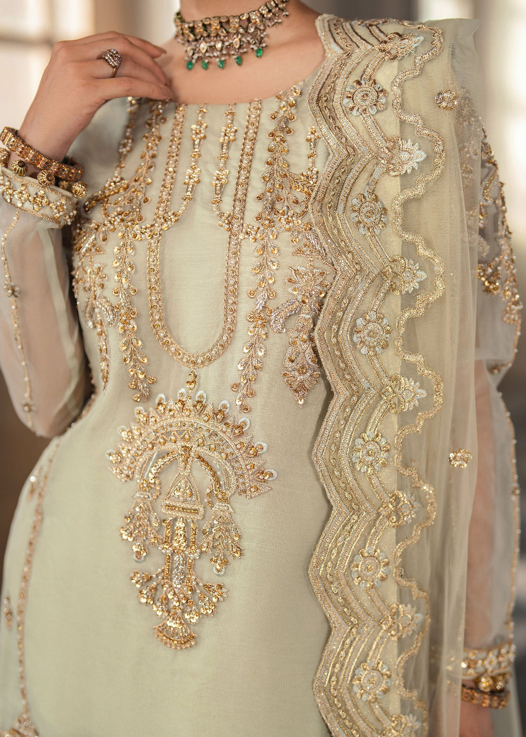 Enchanting Pakistani Bridal Dress for Your Fairy Tale