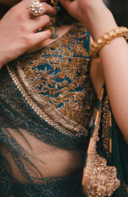 Elegant High-waisted Pakistani Bridal Lehenga in Teal