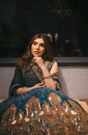 Elegant High-waisted Pakistani Bridal Lehenga in Teal