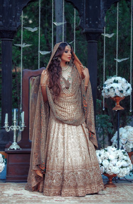 Elegant Ivory Pakistani Bridal Lehenga with Dupatta