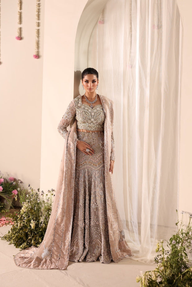 Elegant Pakistani Bridal Dress in Choli Lehenga Dupatta Style