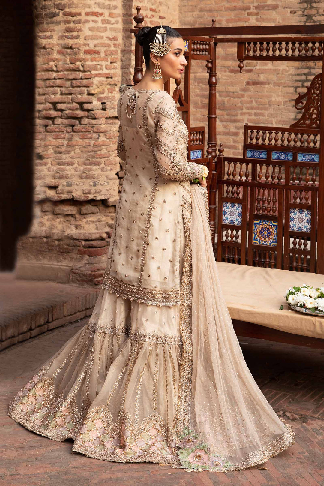 Elegant Pakistani Bridal Nikkah Dress | Kameez & Gharara
