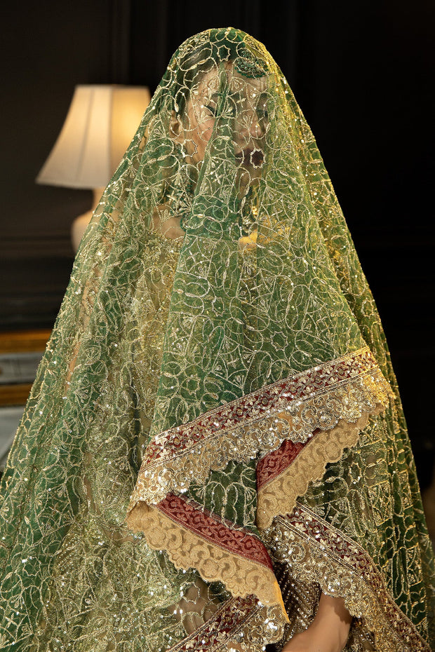 Elegant Pakistani Wedding Dress in Bridal Gown Dupatta Style