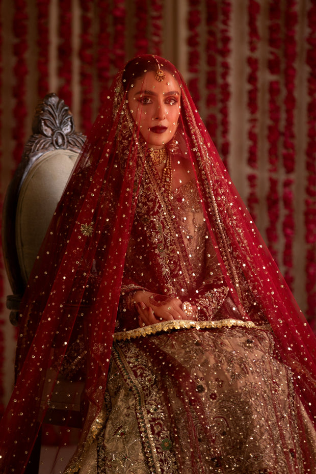 Elegant Pakistani Wedding Dress in Bridal Kameez Lehenga Style