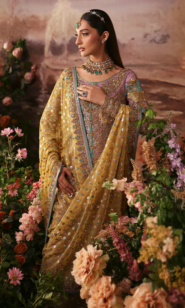 Elegant Pakistani Wedding Dress in Elegant Kameez Pants Style