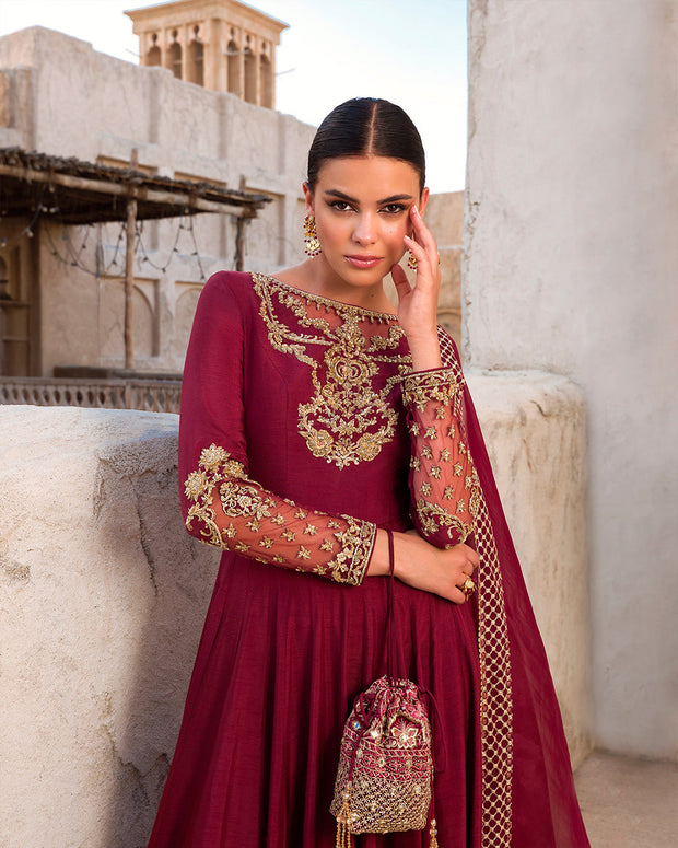 Elegant Pakistani Wedding Dress in Pishwas and Churidar Style