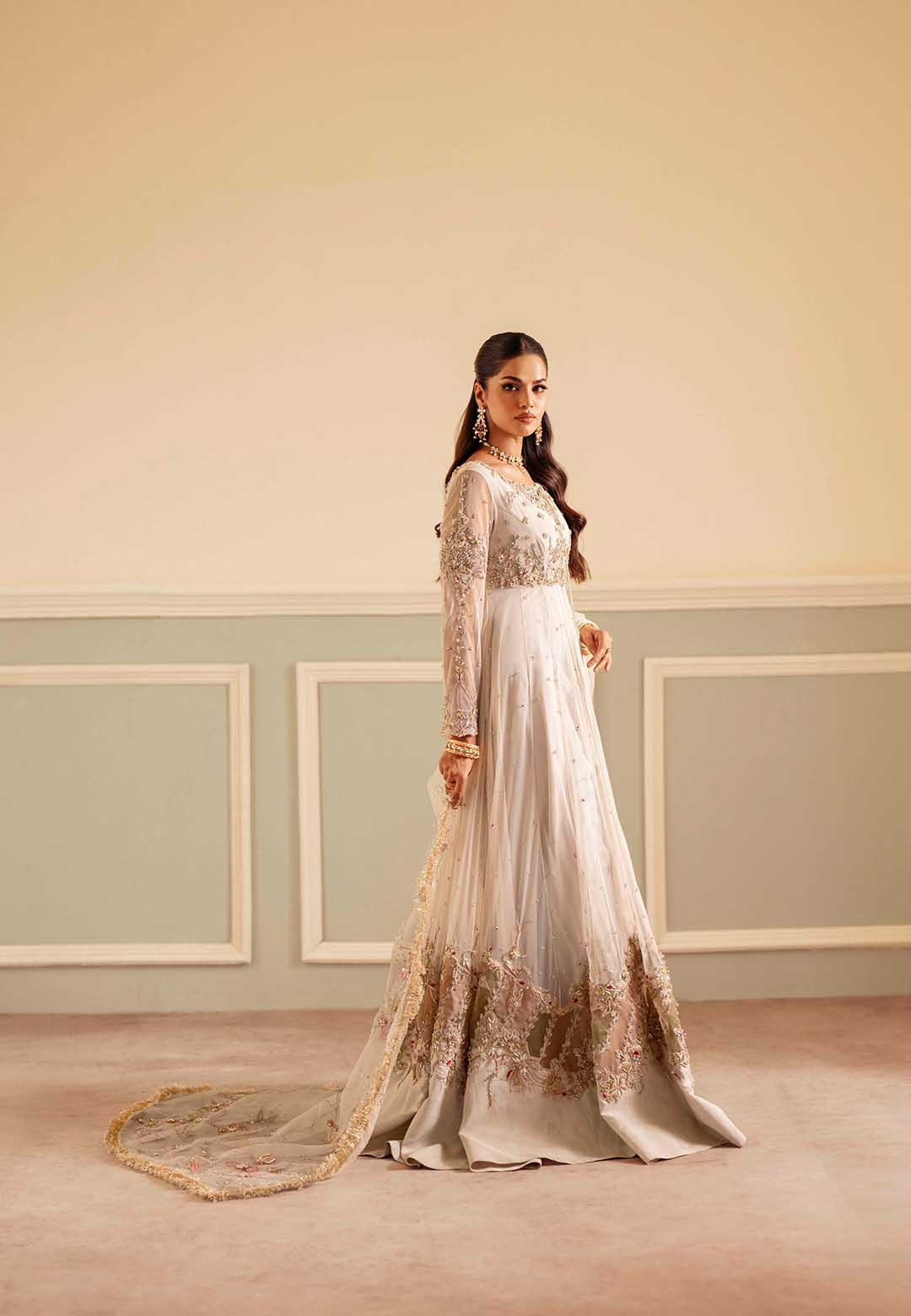Elegant Pakistani Wedding Dress in White Net Pishwas Style