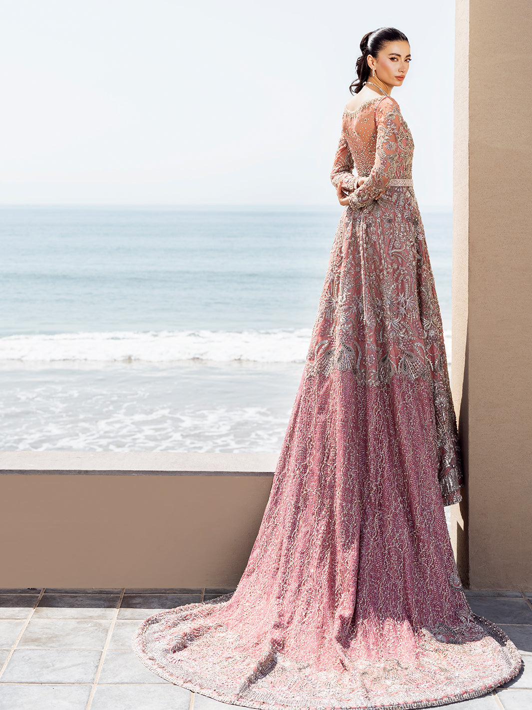 Maxi Pakistani Bridal Dress for Elegant Weddings