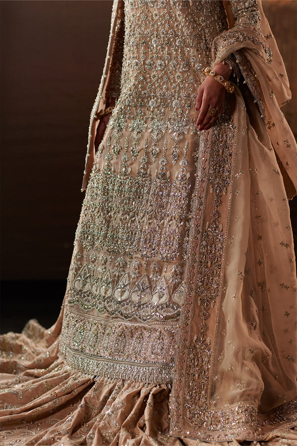 Elegant Pakistani Bridal Outfit in Peach Kameez Lehenga Style
