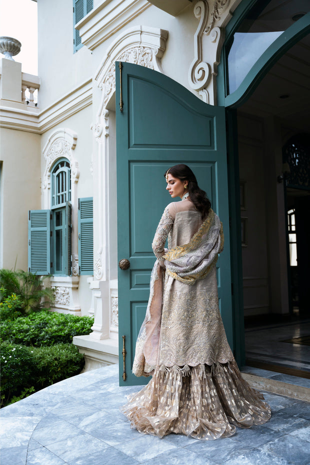 Elegant Pakistani Wedding Dress in Royal Lehenga Kameez Style