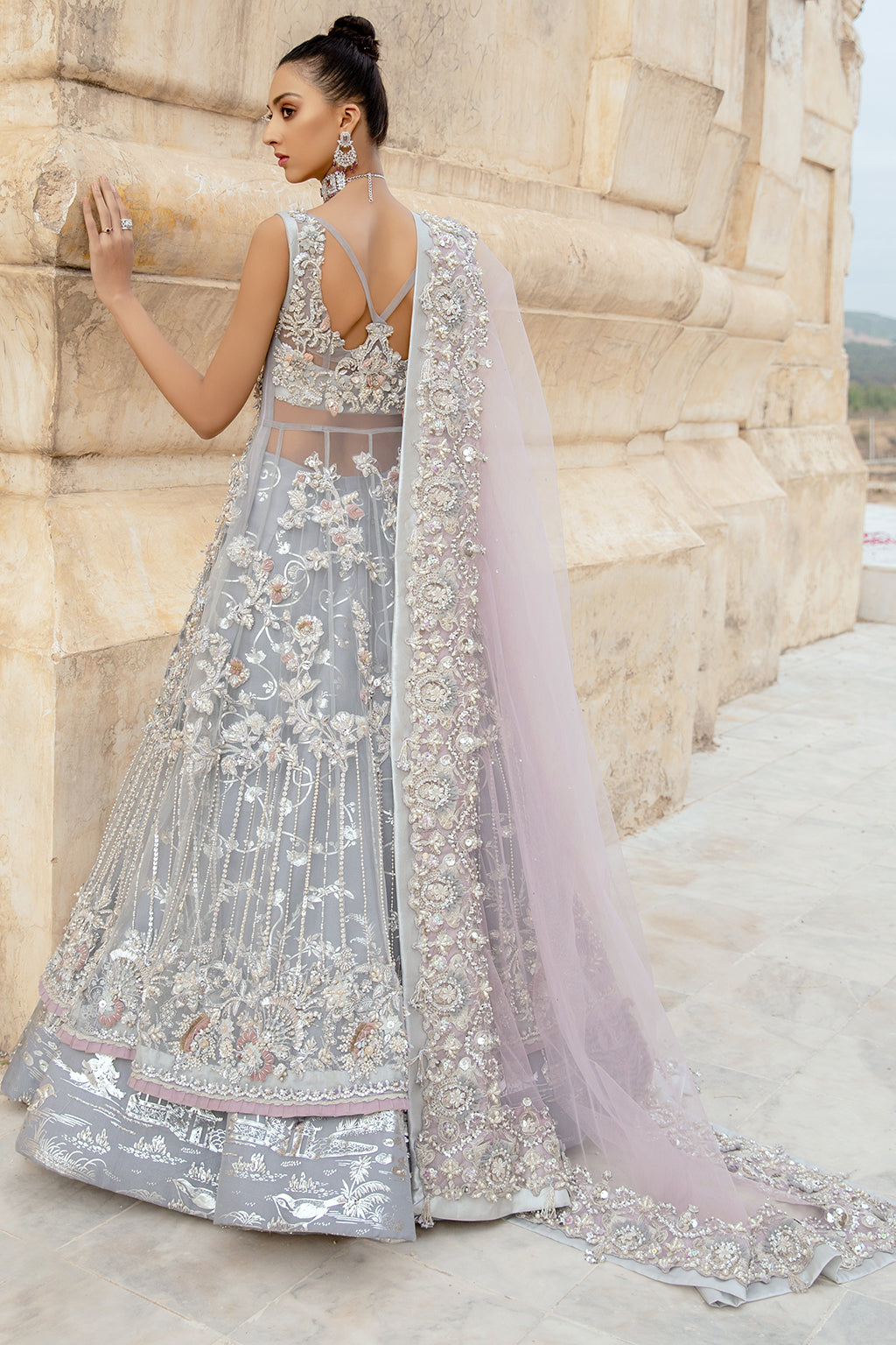 Exquisite Pakistani Bridal Dress with Embroidery and Elegance