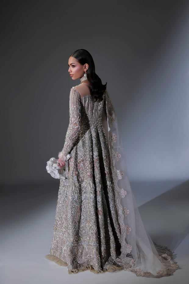 Elegant Subtle Pink Pakistani Bridal Dress for Special Occasions