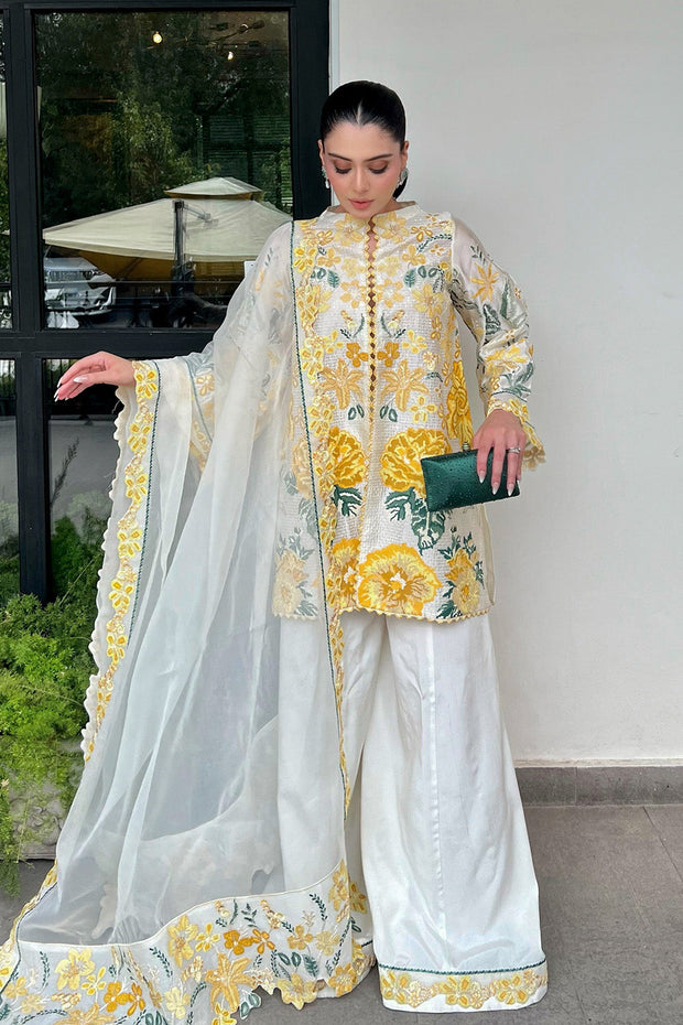 White Embroidered Organza Ensemble With Dupatta Pakistani Party