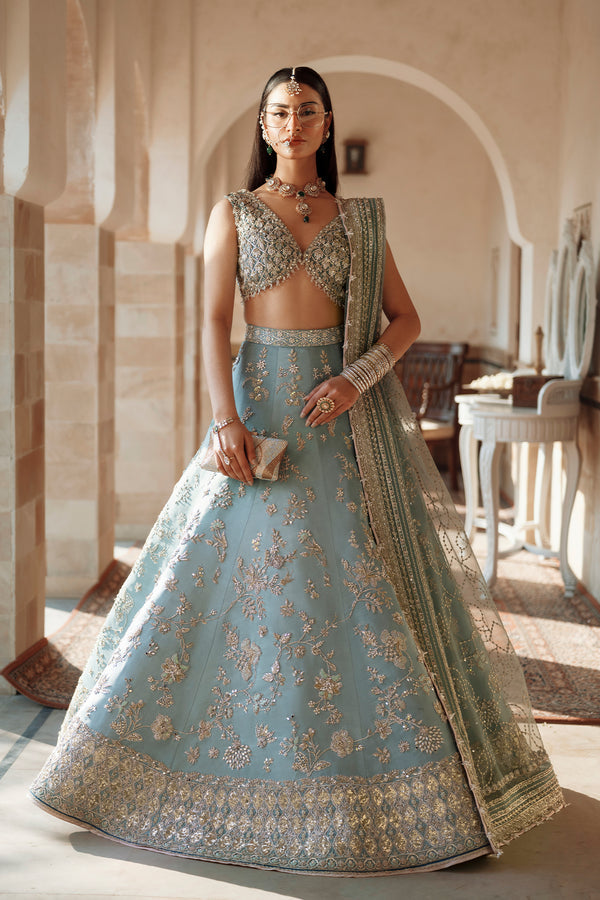 Indian Bridal Dress in Blue Lehenga and Choli Style LARGE Indian Bridal Dress in Blue Lehenga and Choli Style LARGE