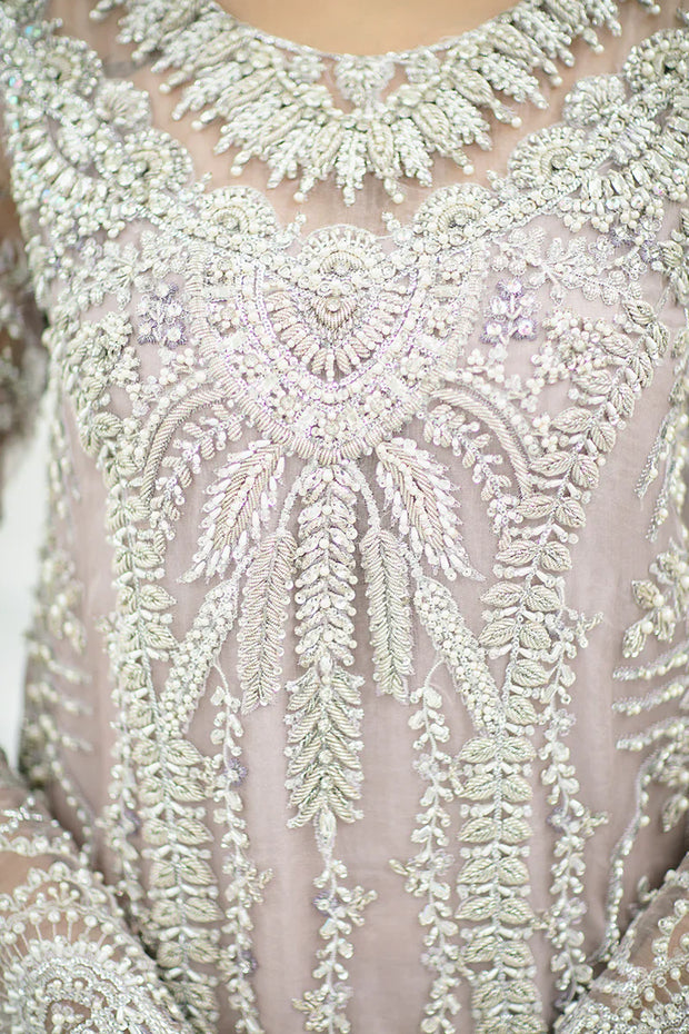 Lavender Elegance: Pakistani Party Dress for Festivities