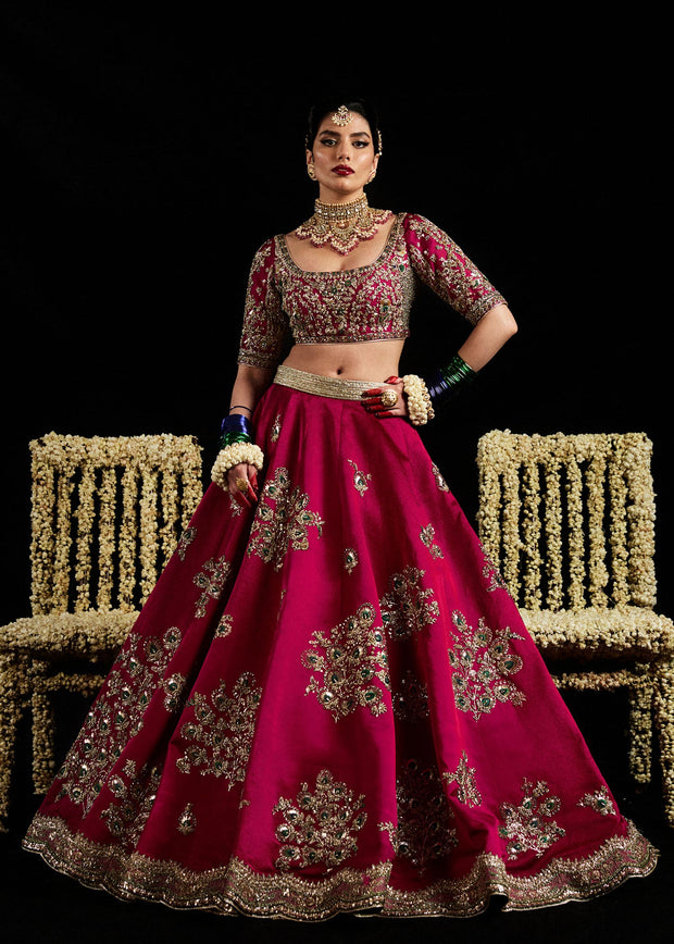 Latest Bridal Wedding Mehndi Dress in Lehenga and Choli Style