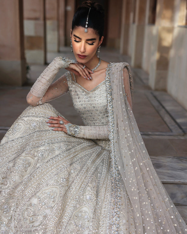 Latest Embellished Bridal Lehenga Choli Dupatta for Wedding