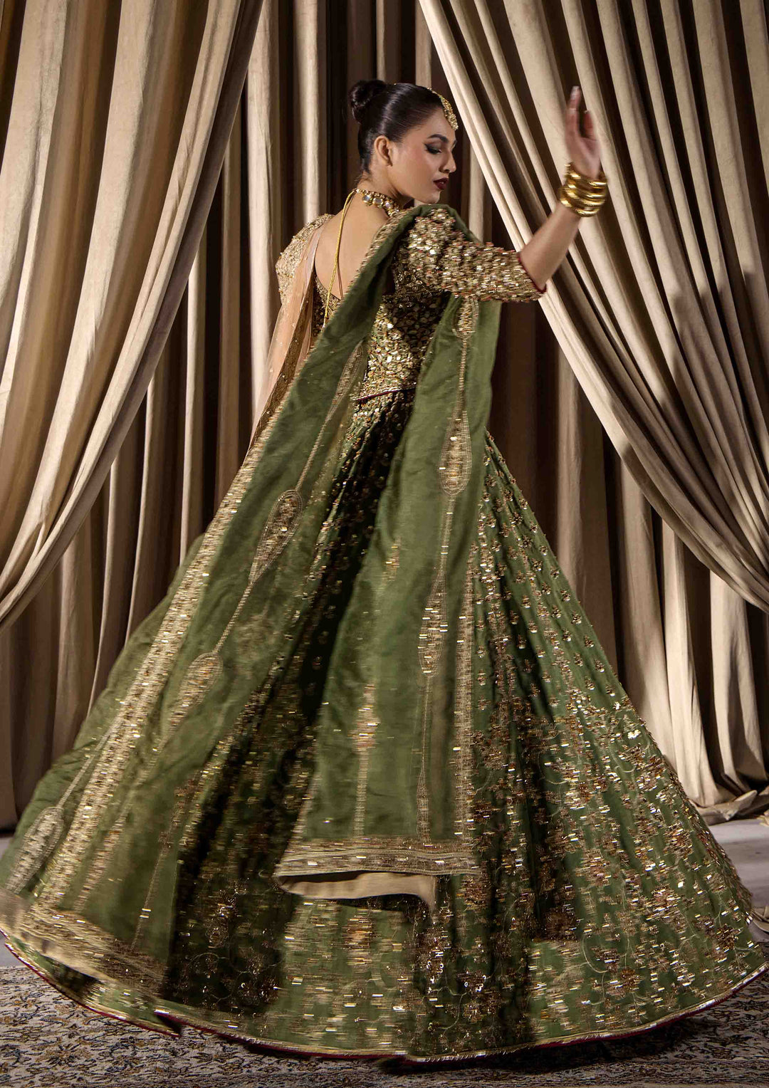 Latest Green Lehenga Choli and Dupatta Pakistani Bridal Dress