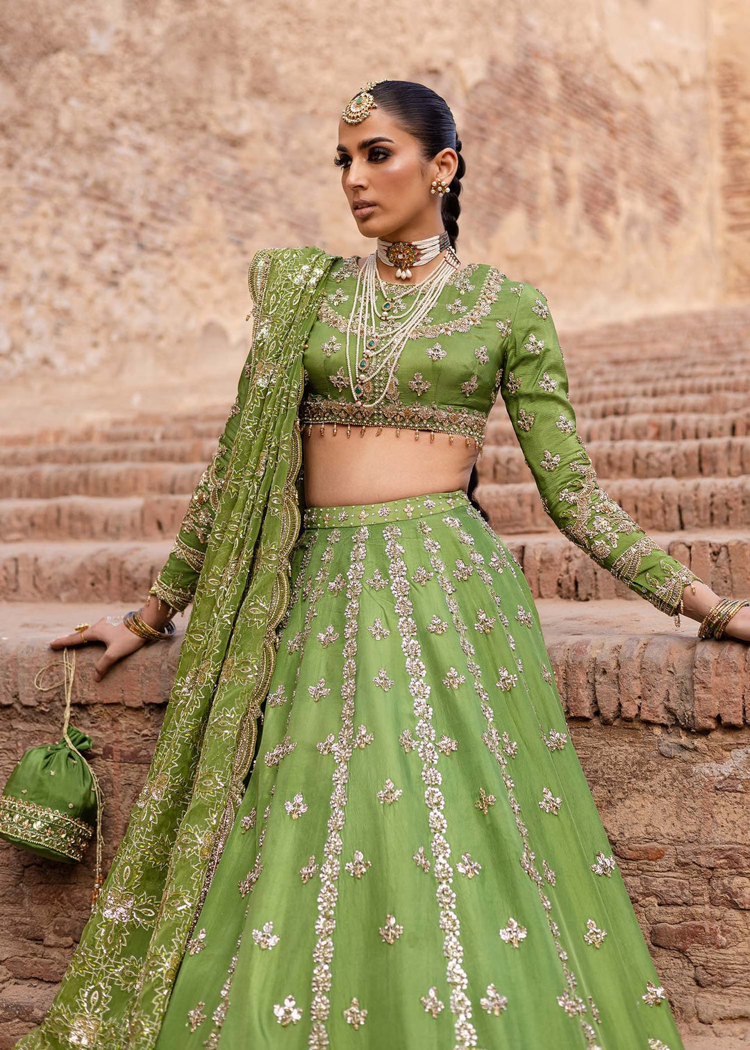 Latest Indian Wedding Dress in Green Lehenga and Choli Style