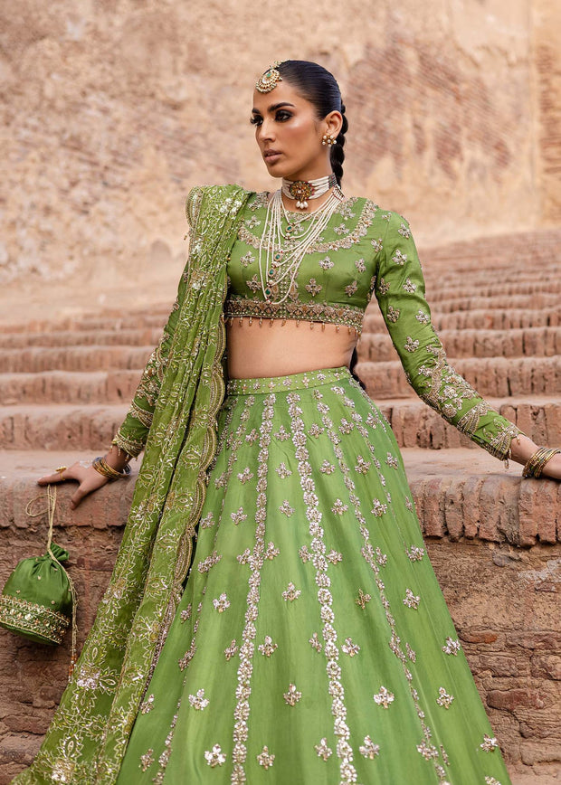Latest Indian Wedding Dress in Green Lehenga and Choli Style