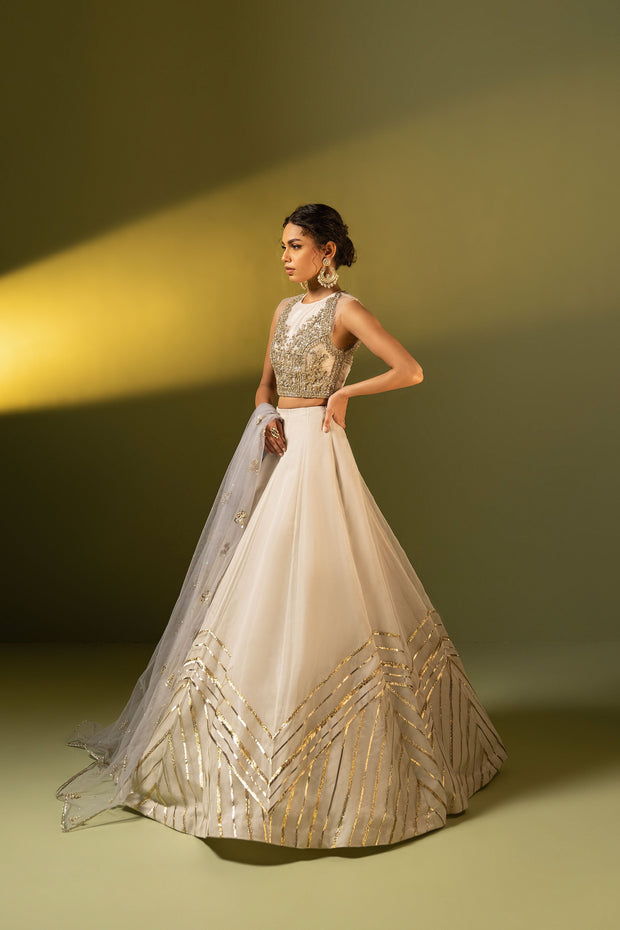 Latest Indian Wedding Dress in Lehenga Choli Dupatta Style